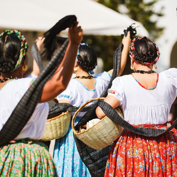 guelaguetza-fiestas-importantes-mexico-tradiciones-costumbres-pb