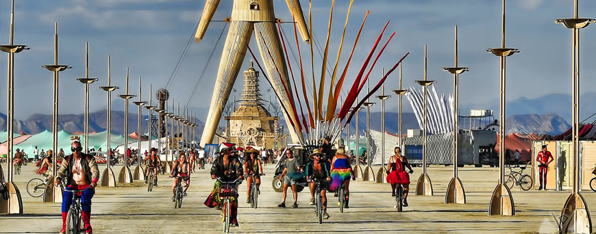 ciclistas-burning-man-pb.jpg