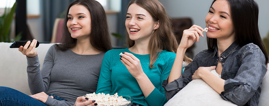 las-mejores-peliculas-para-viajar-desde-el-sofa-y-con-palomitas-pb.jpg