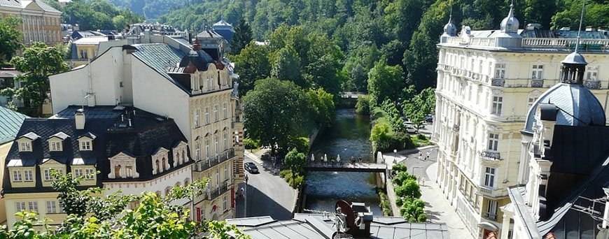 panoramica-karlovy-vary-paisaje-pb.jpg