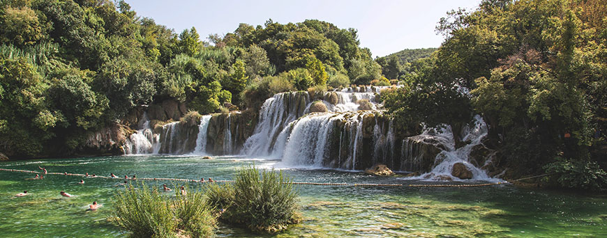 parque-nacional-de-los-lagos-de-plitvice-en-croacia-un-viaje-al-paraiso-del-agua-pb.jpg