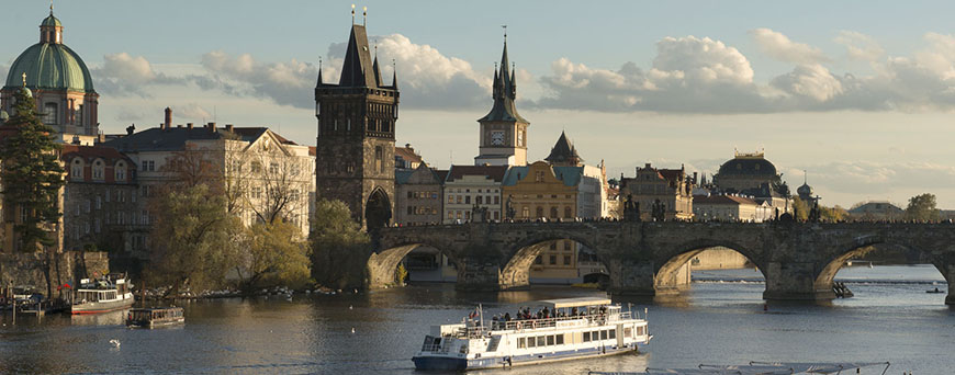 puente-carlos-praga-pb.jpg